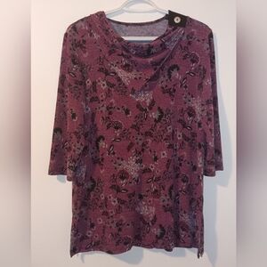 2 For 25$ Dark Magenta Floral Pattern 3/4 Sleeve Blouse.